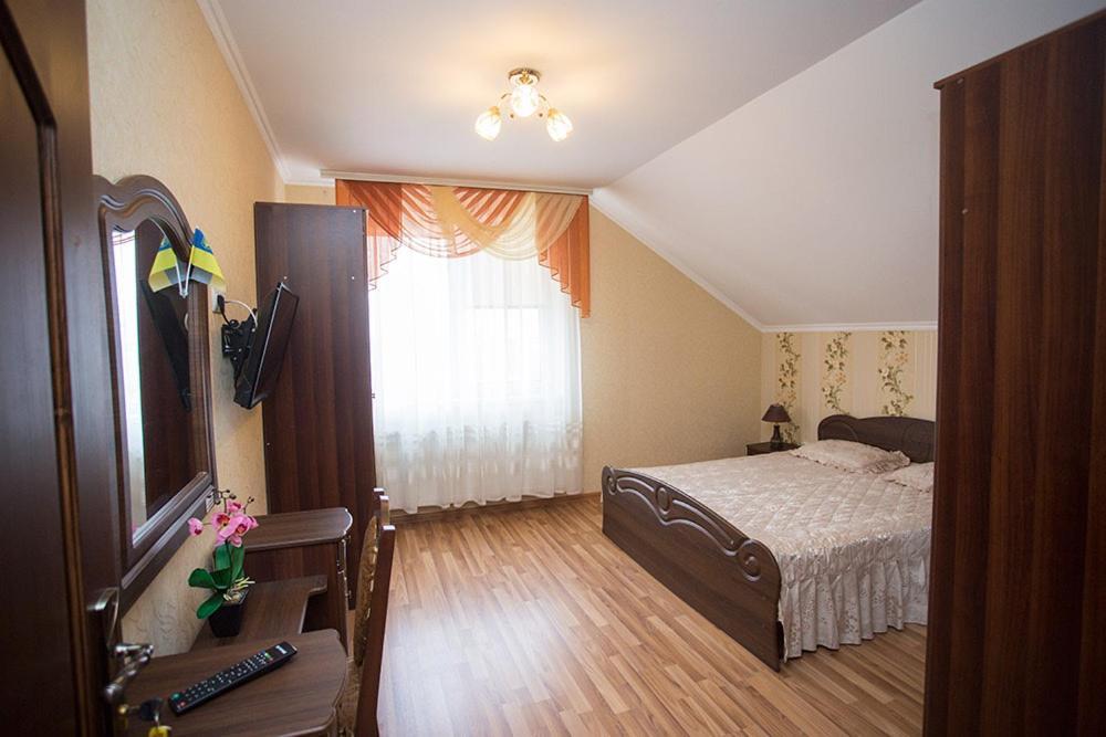 Goldenluxe Ξενοδοχείο Berehove  Εξωτερικό φωτογραφία