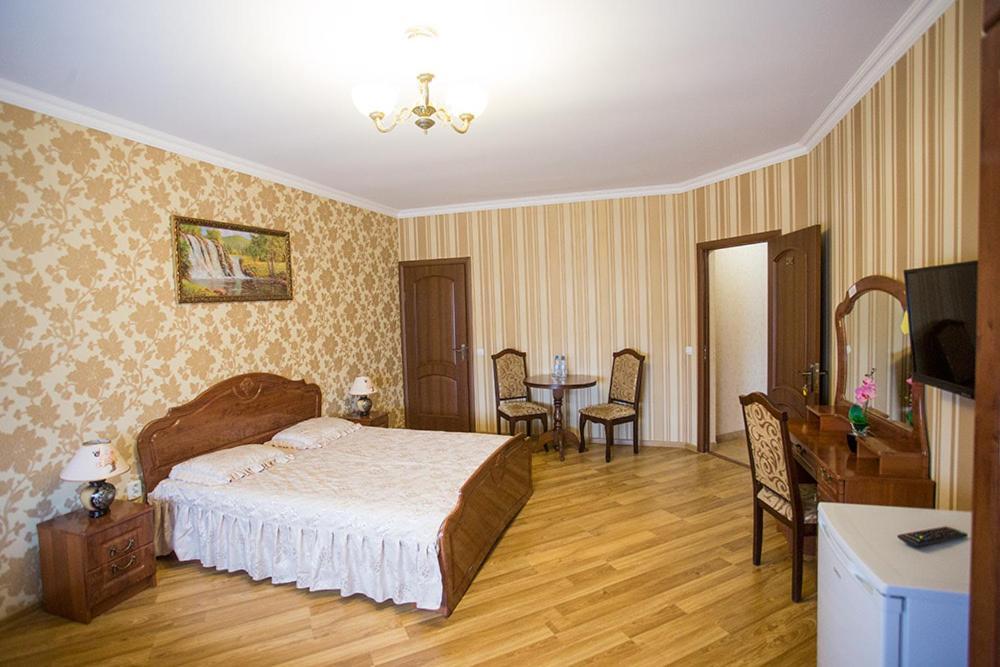 Goldenluxe Ξενοδοχείο Berehove  Εξωτερικό φωτογραφία