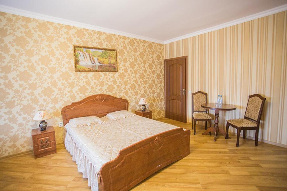 Goldenluxe Ξενοδοχείο Berehove  Εξωτερικό φωτογραφία