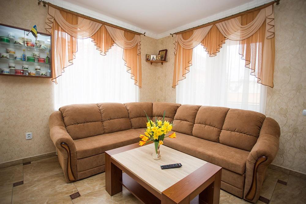 Goldenluxe Ξενοδοχείο Berehove  Εξωτερικό φωτογραφία